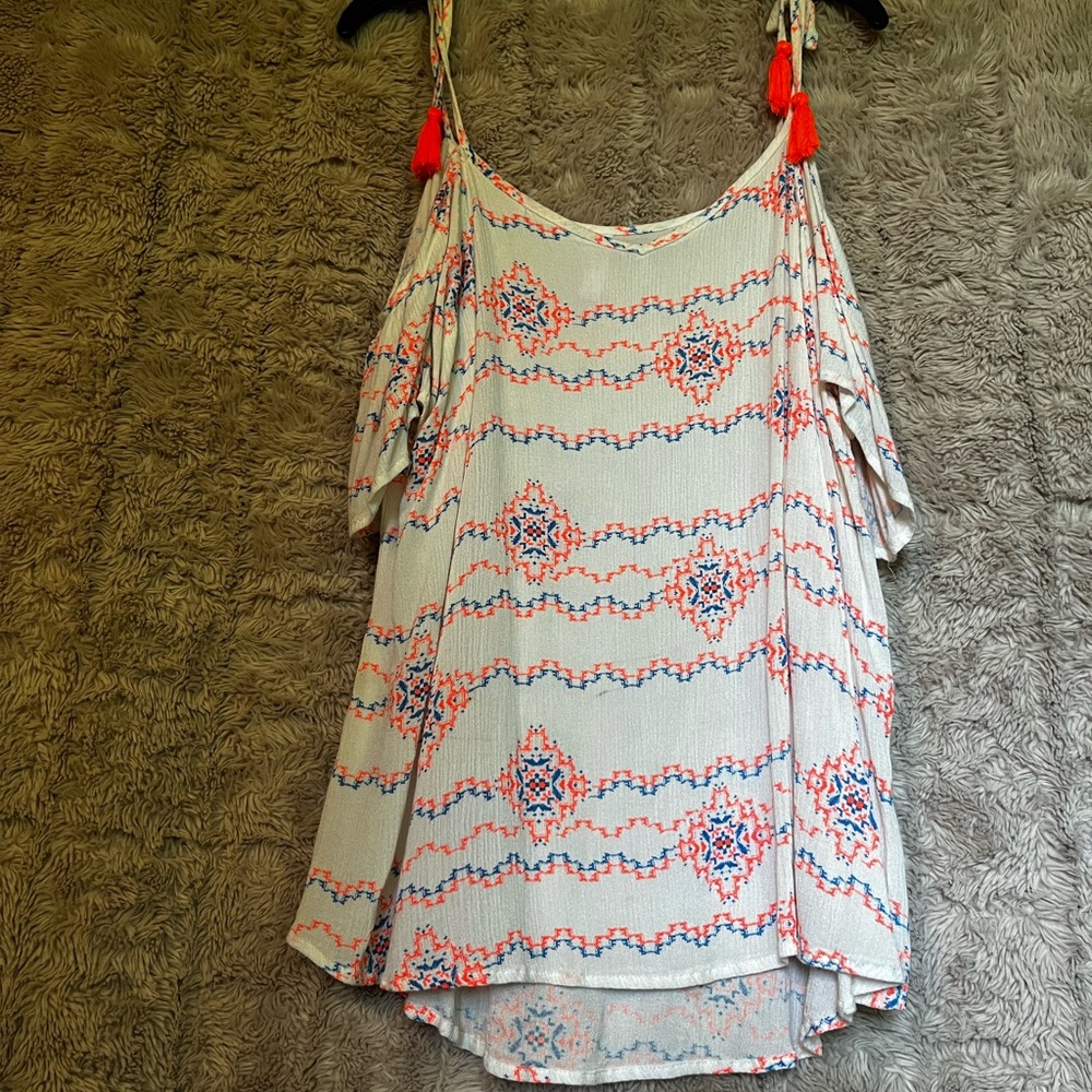 Shoulder cutout top